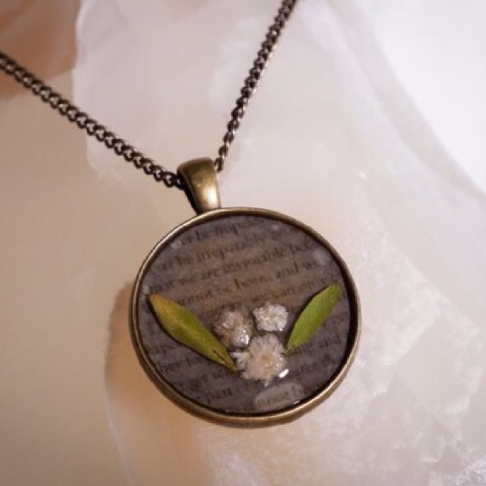 Vintage Style Pendant Necklace
